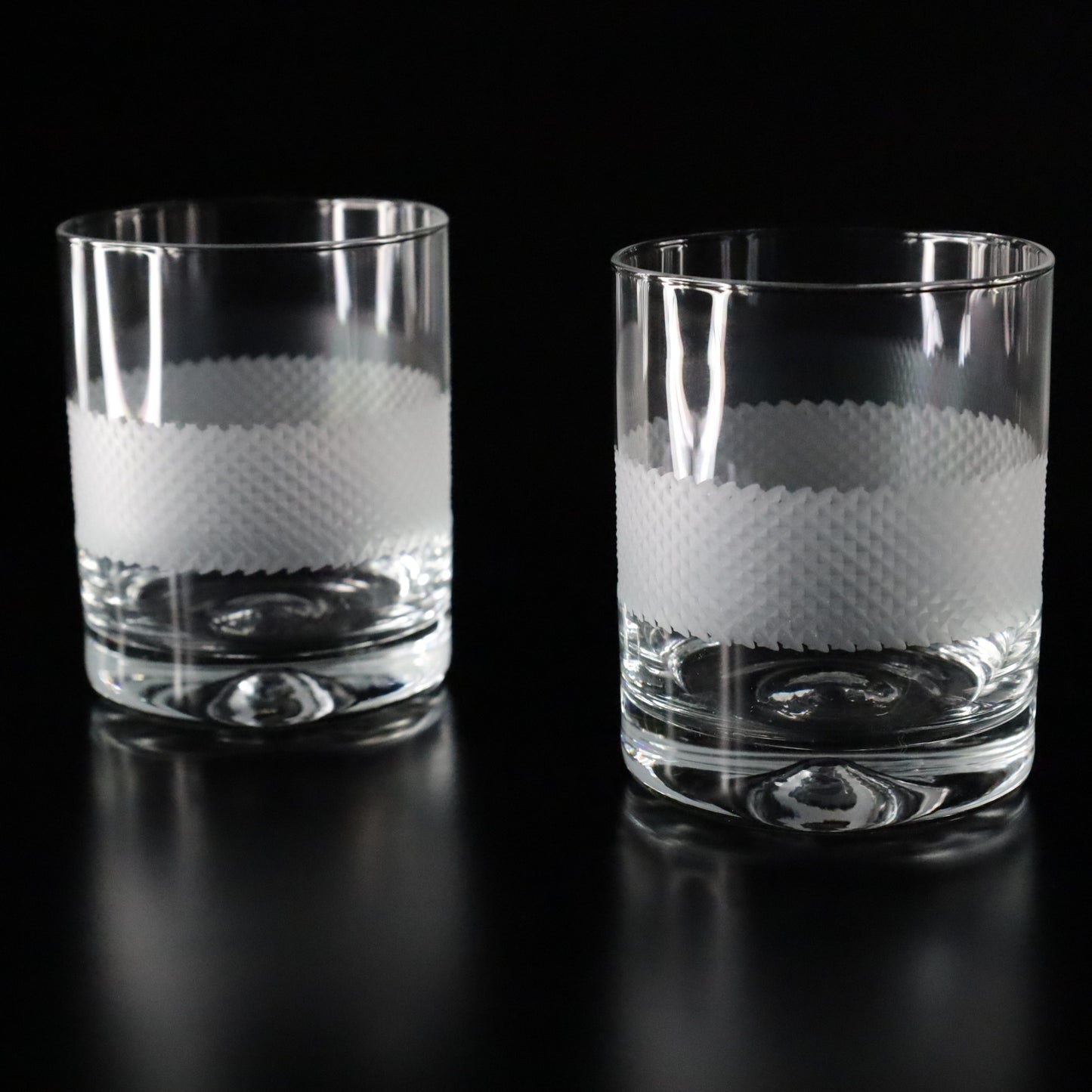 Luxurious Eternal whisky glasses with a sleek and contemporary design, offered as a refined two-piece set for intimate occasions.